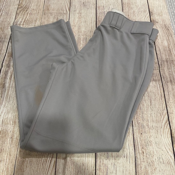 Men’s baseball pants size Lg by Easton. Does have stains. Great practice pants. - Picture 1 of 5